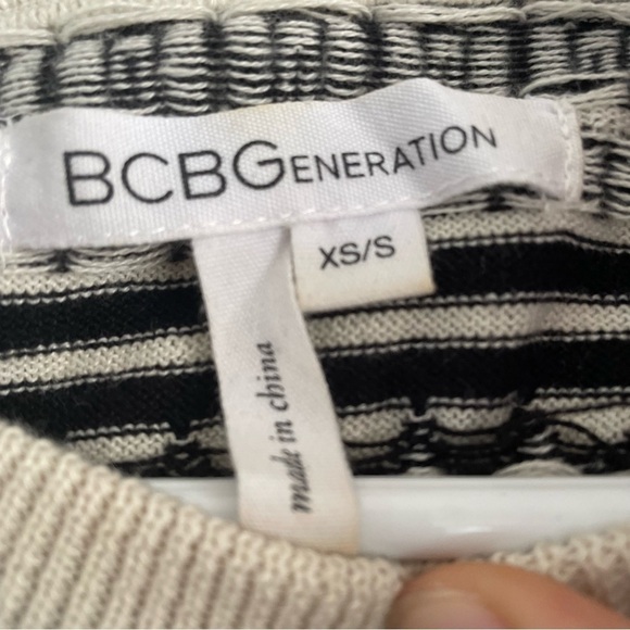 BCBGeneration knitted patterned geometric print sweater in black and white - Picture 5 of 6